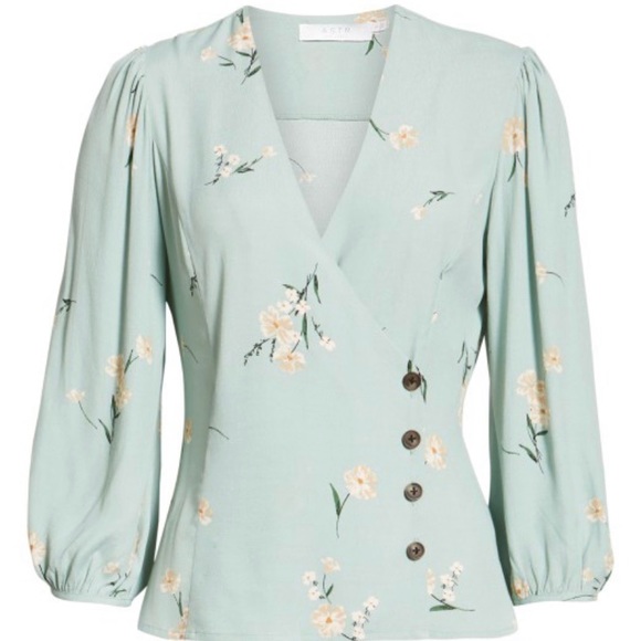 ASTR the Label Button Wrap Top - Picture 5 of 8